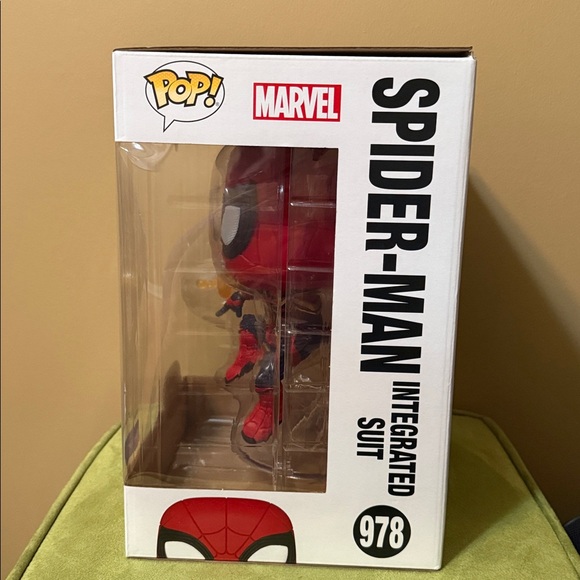 Funko Pop! Jumbo Spider-Man Integrated Suit - Picture 4 of 8